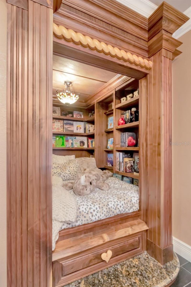 Listing photo id 10 for 36750 Us Highway 19 N 7-110