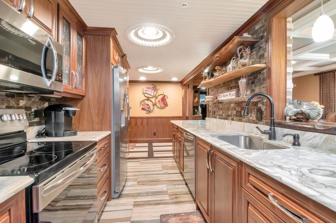 Listing photo id 6 for 36750 Us Highway 19 N 7-110