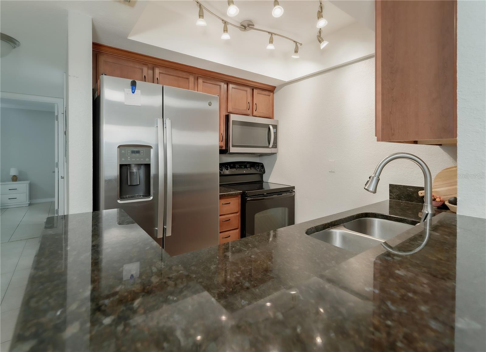 Image 2 of 32 For 704 Lyndhurst Street 603