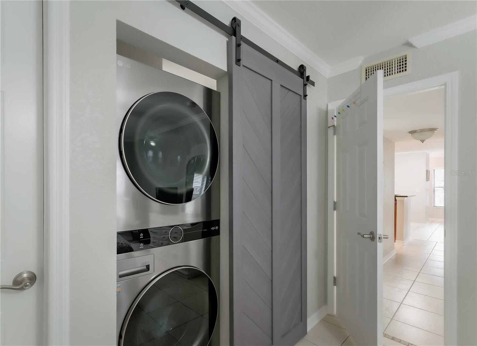 Image 20 of 32 For 704 Lyndhurst Street 603