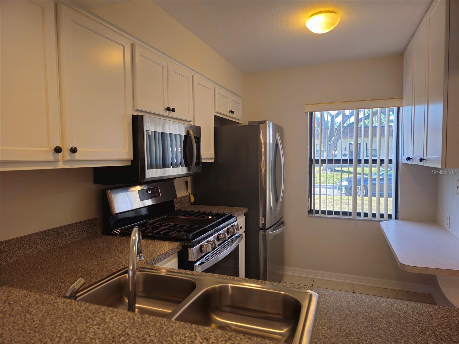 Image 10 of 29 For 1285 Mission Hills Boulevard 36b