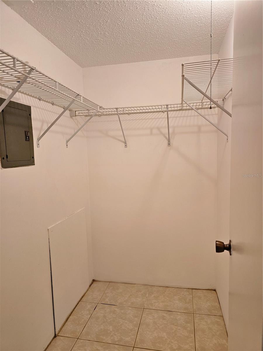 Image 18 of 29 For 1285 Mission Hills Boulevard 36b