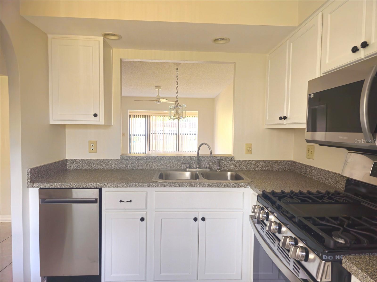 Image 3 of 29 For 1285 Mission Hills Boulevard 36b