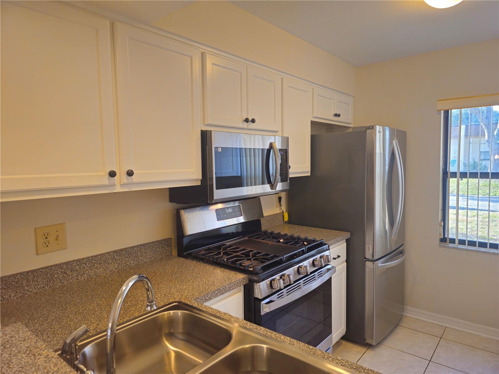 Image 9 of 29 For 1285 Mission Hills Boulevard 36b