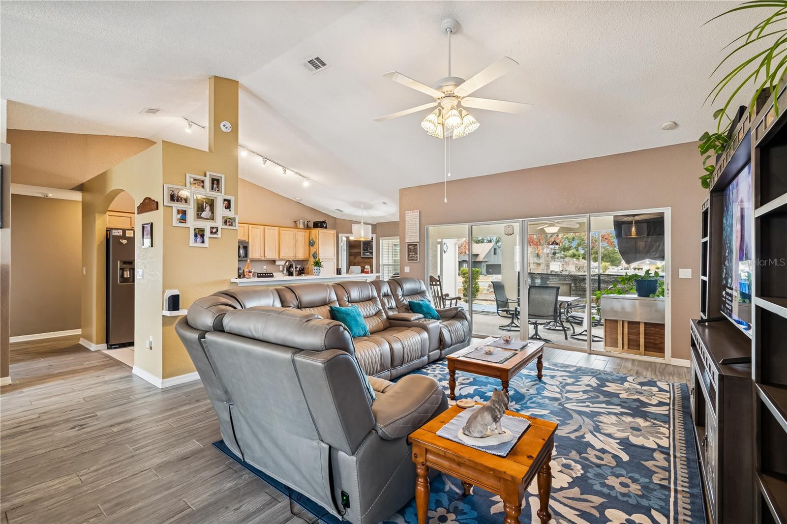 Image 10 of 83 For 407 Montpelier Court