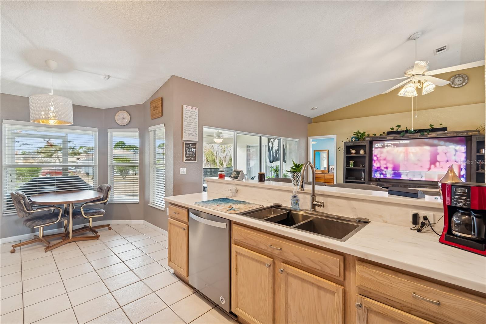 Image 23 of 83 For 407 Montpelier Court