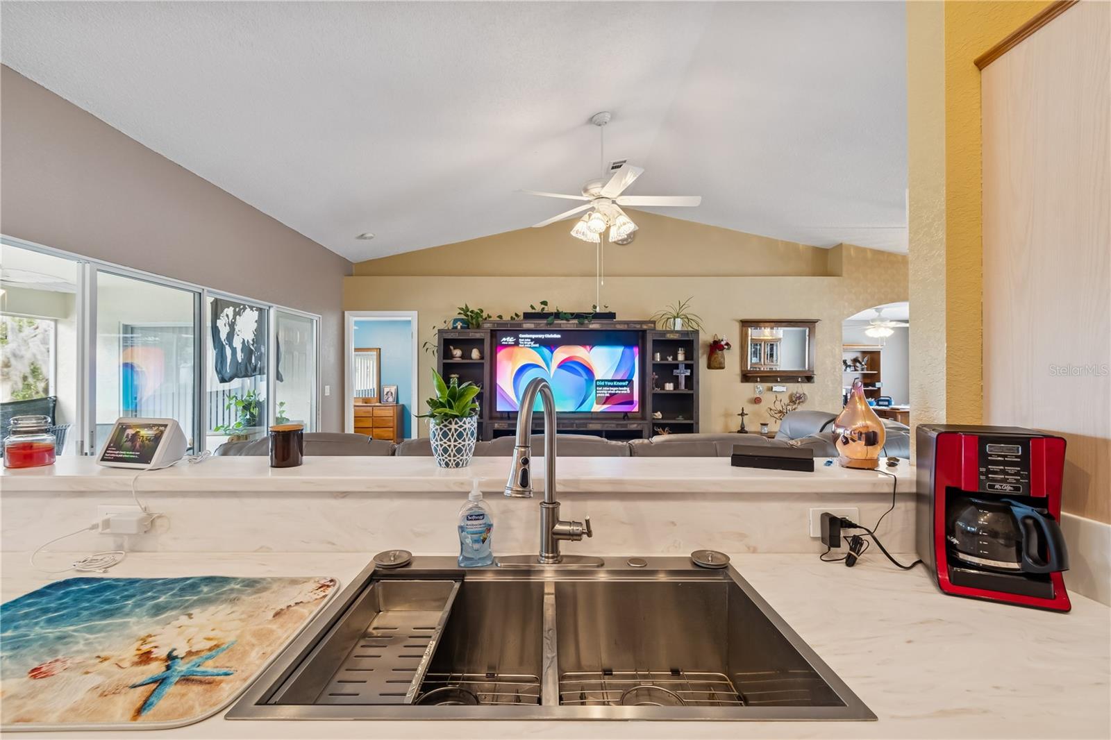 Image 26 of 83 For 407 Montpelier Court