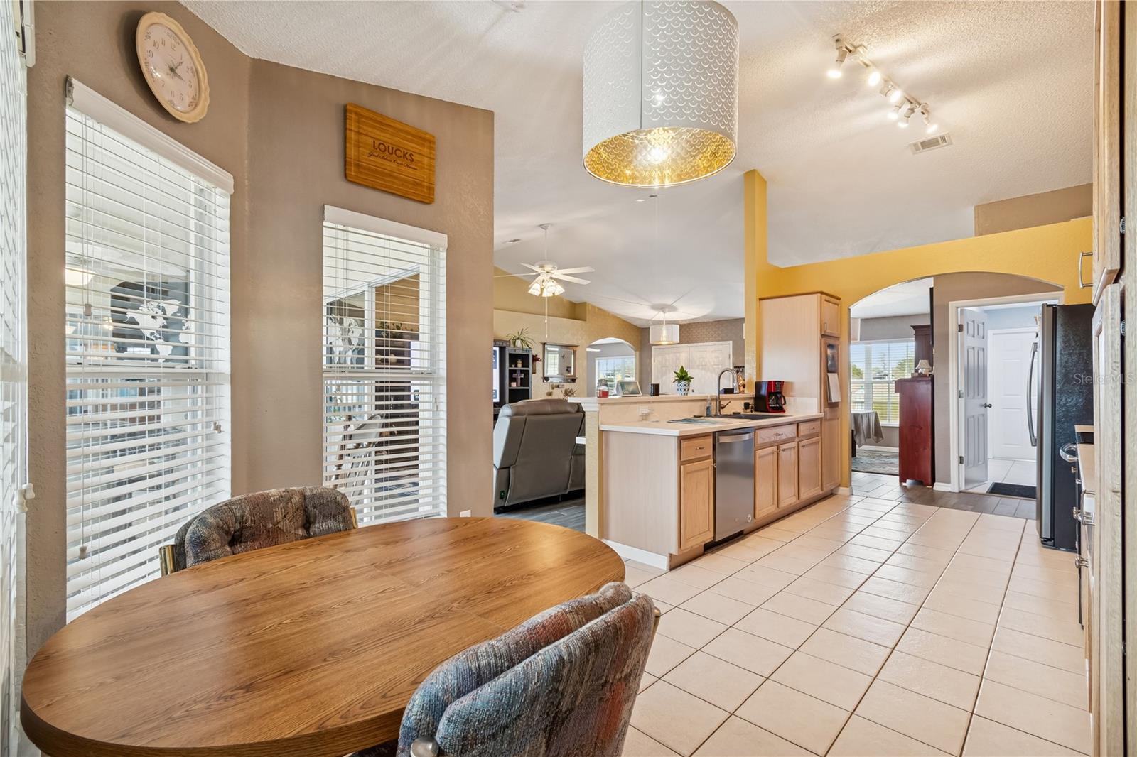 Image 27 of 83 For 407 Montpelier Court