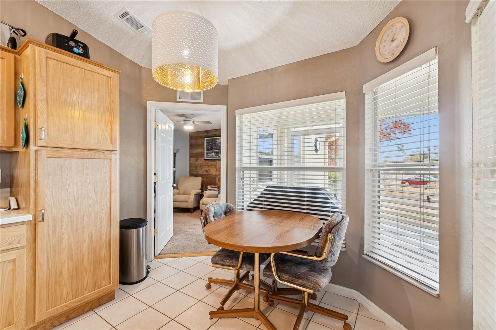 Image 28 of 83 For 407 Montpelier Court