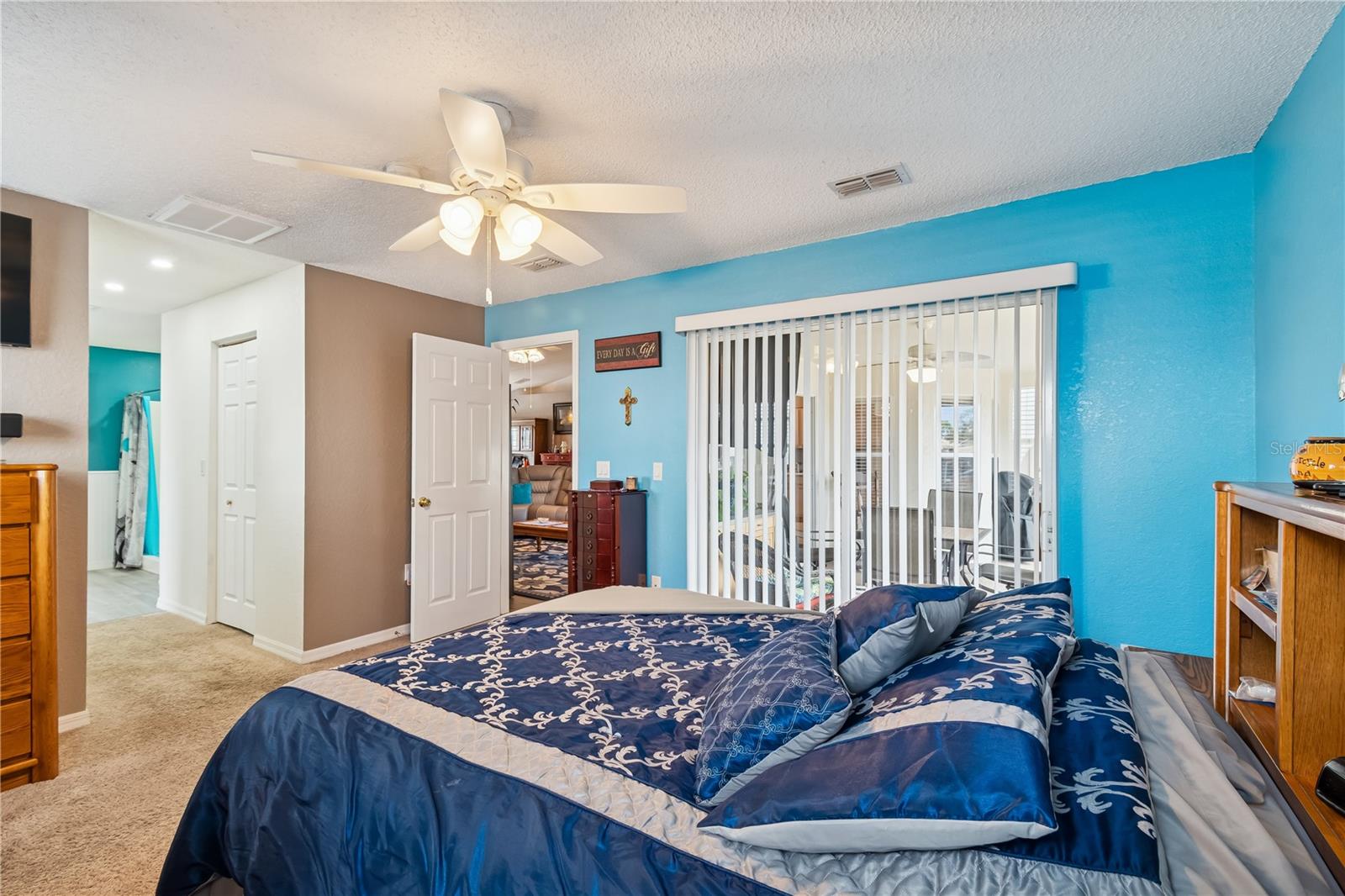 Image 46 of 83 For 407 Montpelier Court