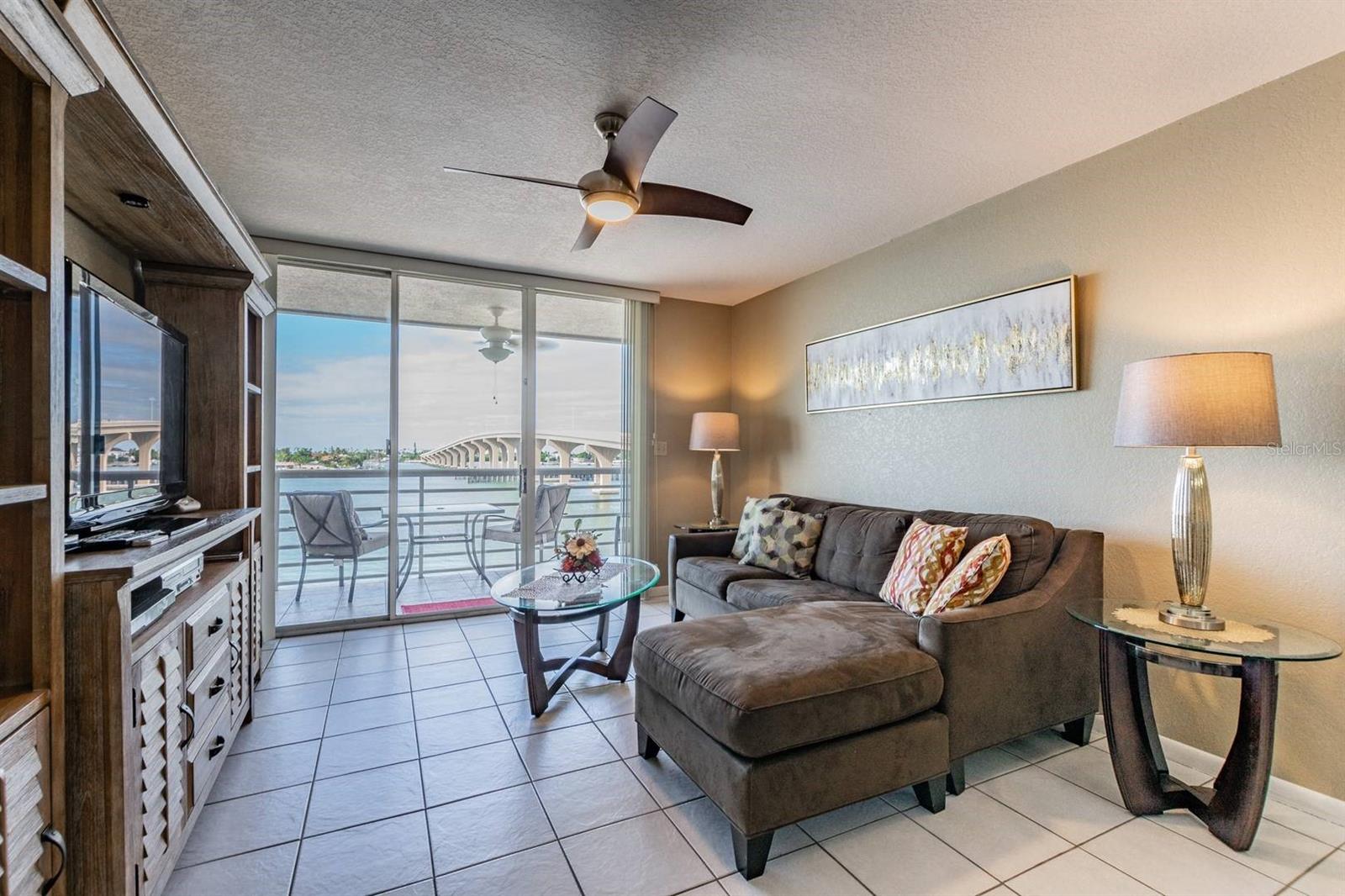 Image 11 of 28 For 5701 Bahia Del Mar Circle 403