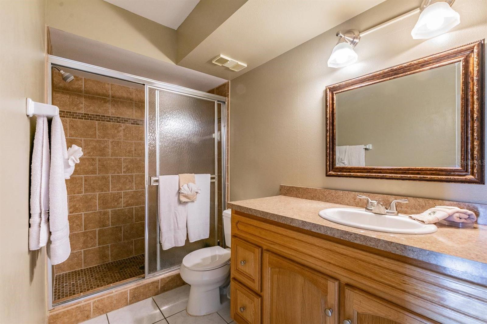 Image 13 of 28 For 5701 Bahia Del Mar Circle 403