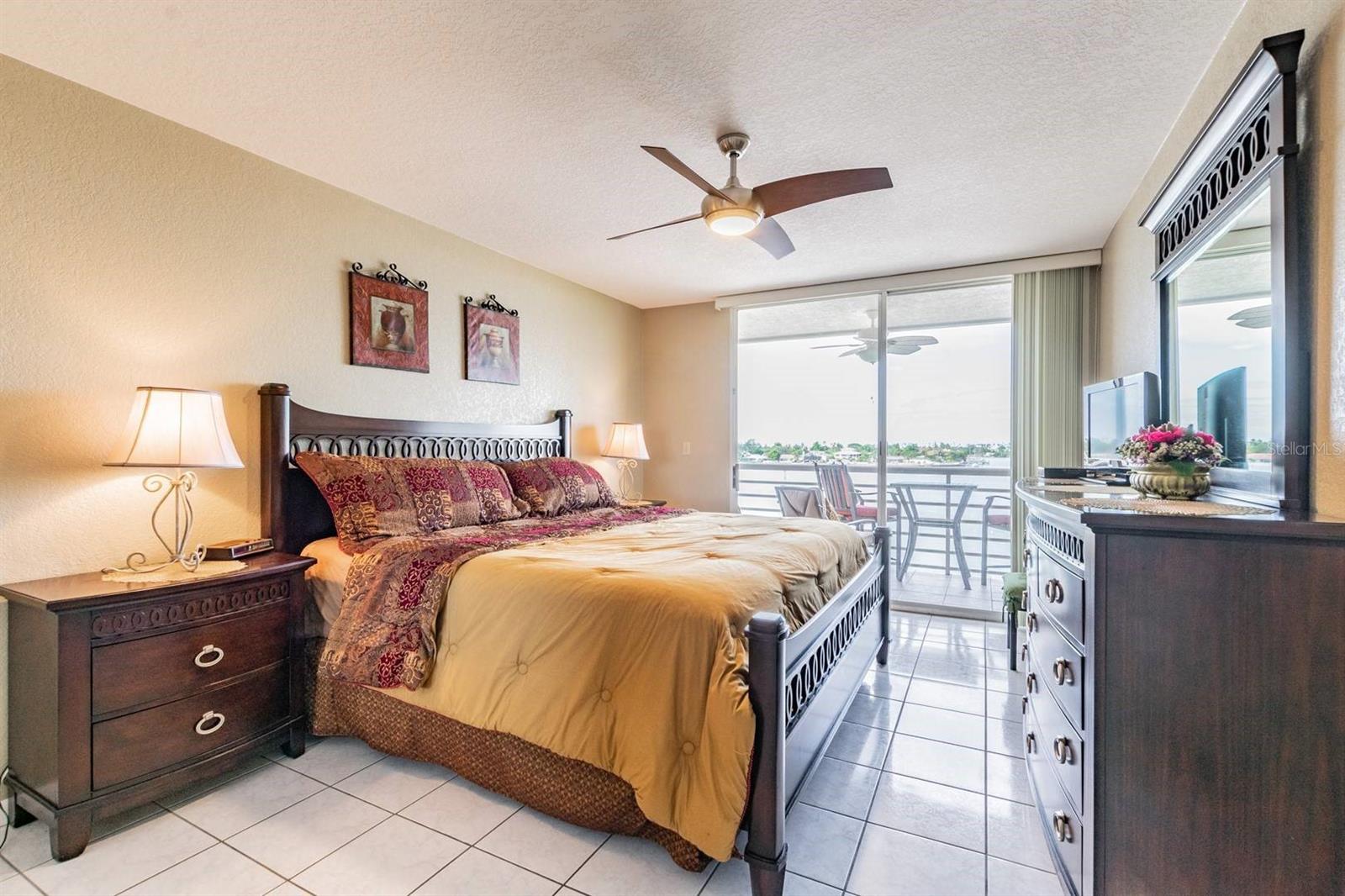 Image 15 of 28 For 5701 Bahia Del Mar Circle 403