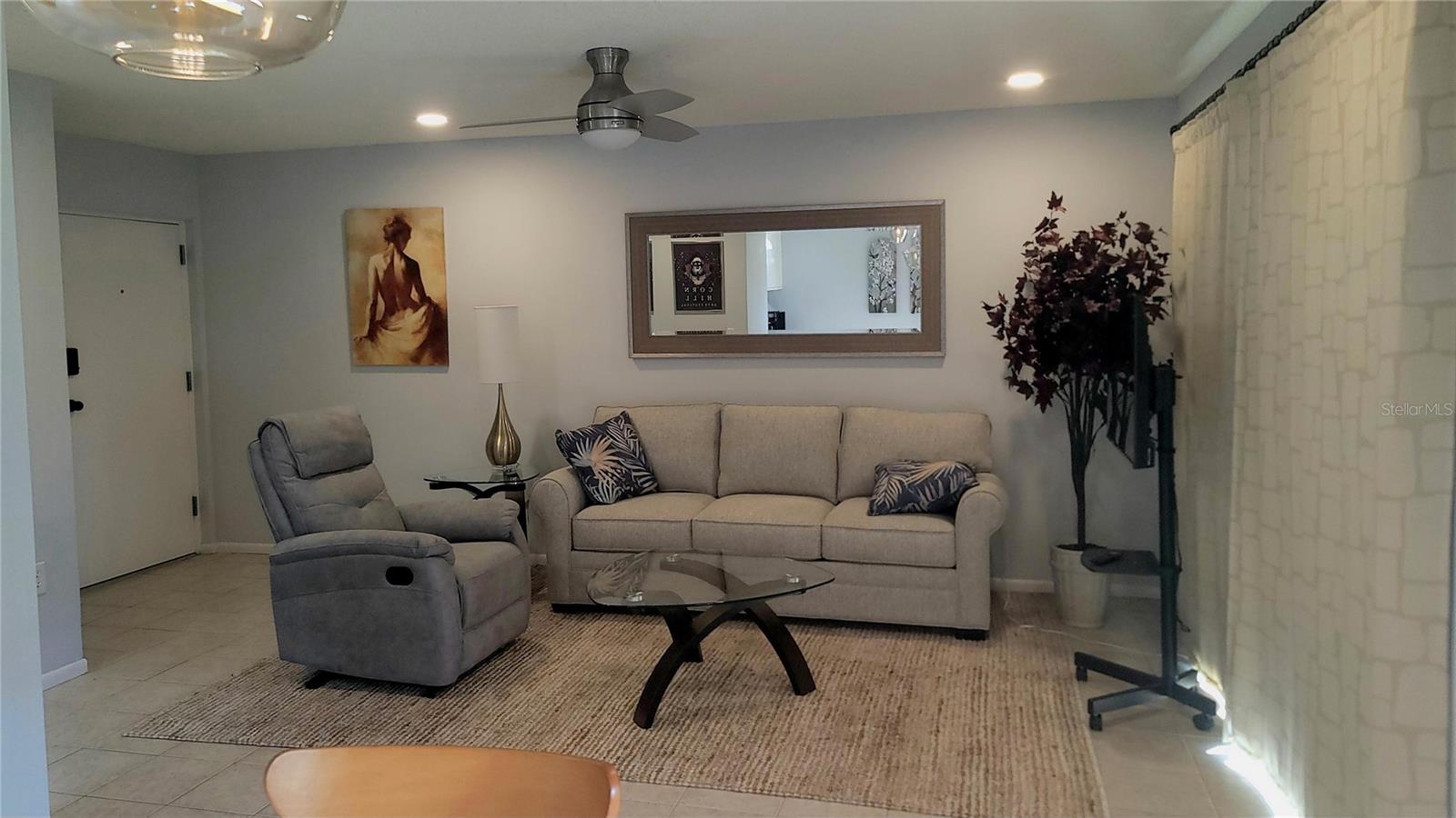 Image 4 of 30 For 4215 East Bay Drive 1508b