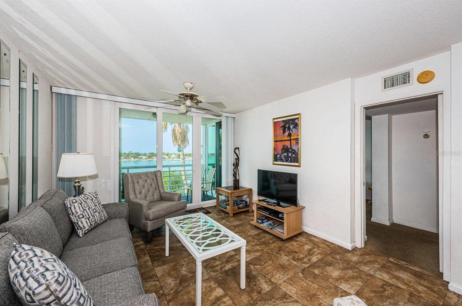 Image 11 of 28 For 5801 Bahia Del Mar Circle 512