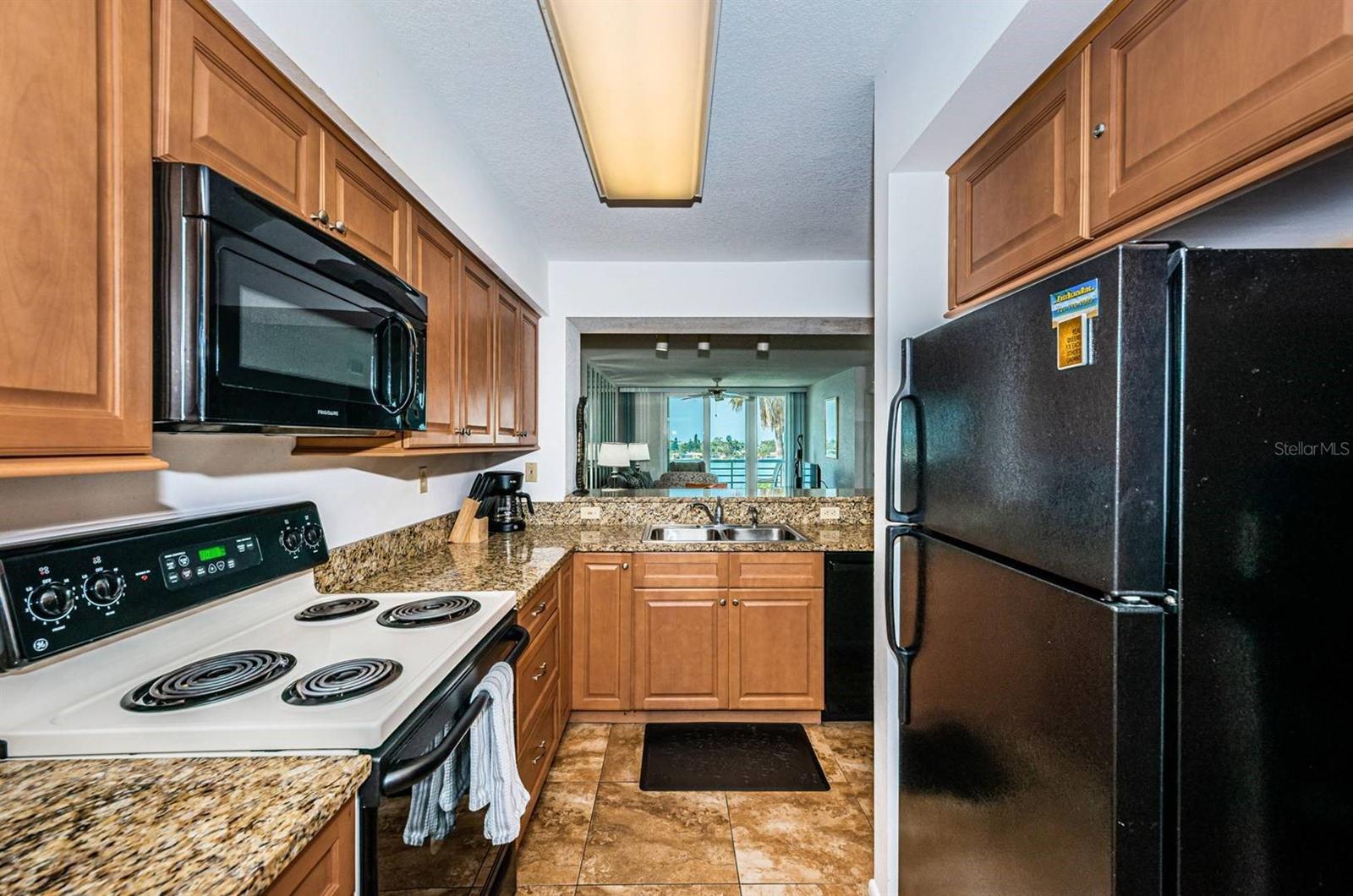 Image 3 of 28 For 5801 Bahia Del Mar Circle 512