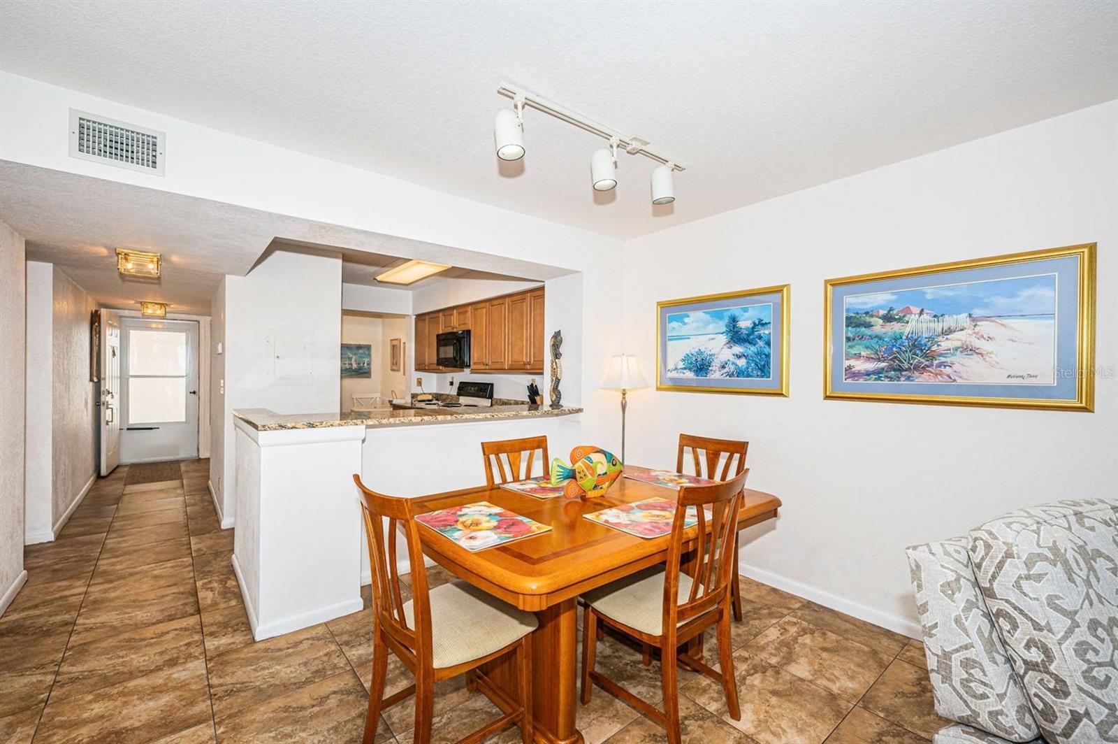 Image 6 of 28 For 5801 Bahia Del Mar Circle 512