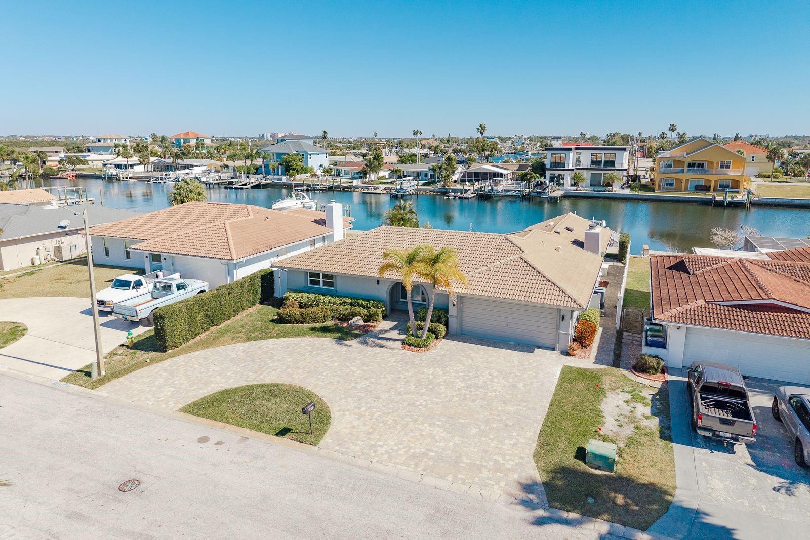 Listing photo id 0 for 5440 Leeward Lane