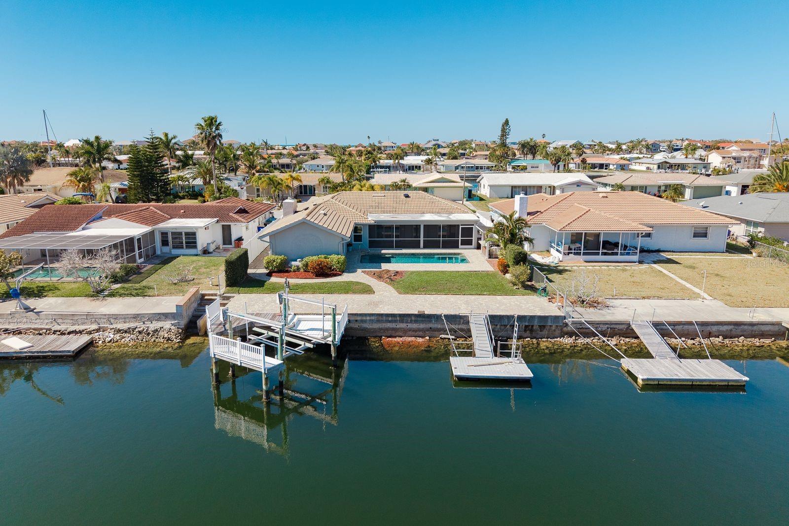 Listing photo id 30 for 5440 Leeward Lane