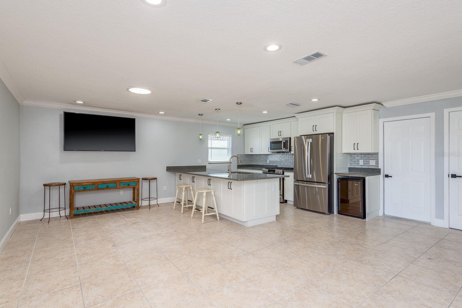 Listing photo id 4 for 5440 Leeward Lane