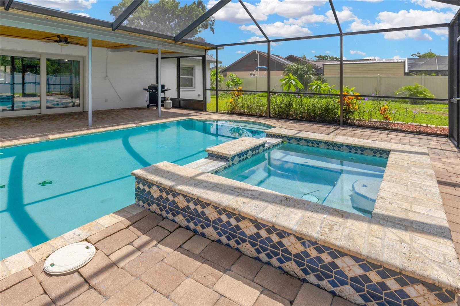 Image 21 of 27 For 10811 Providence Oaks Drive