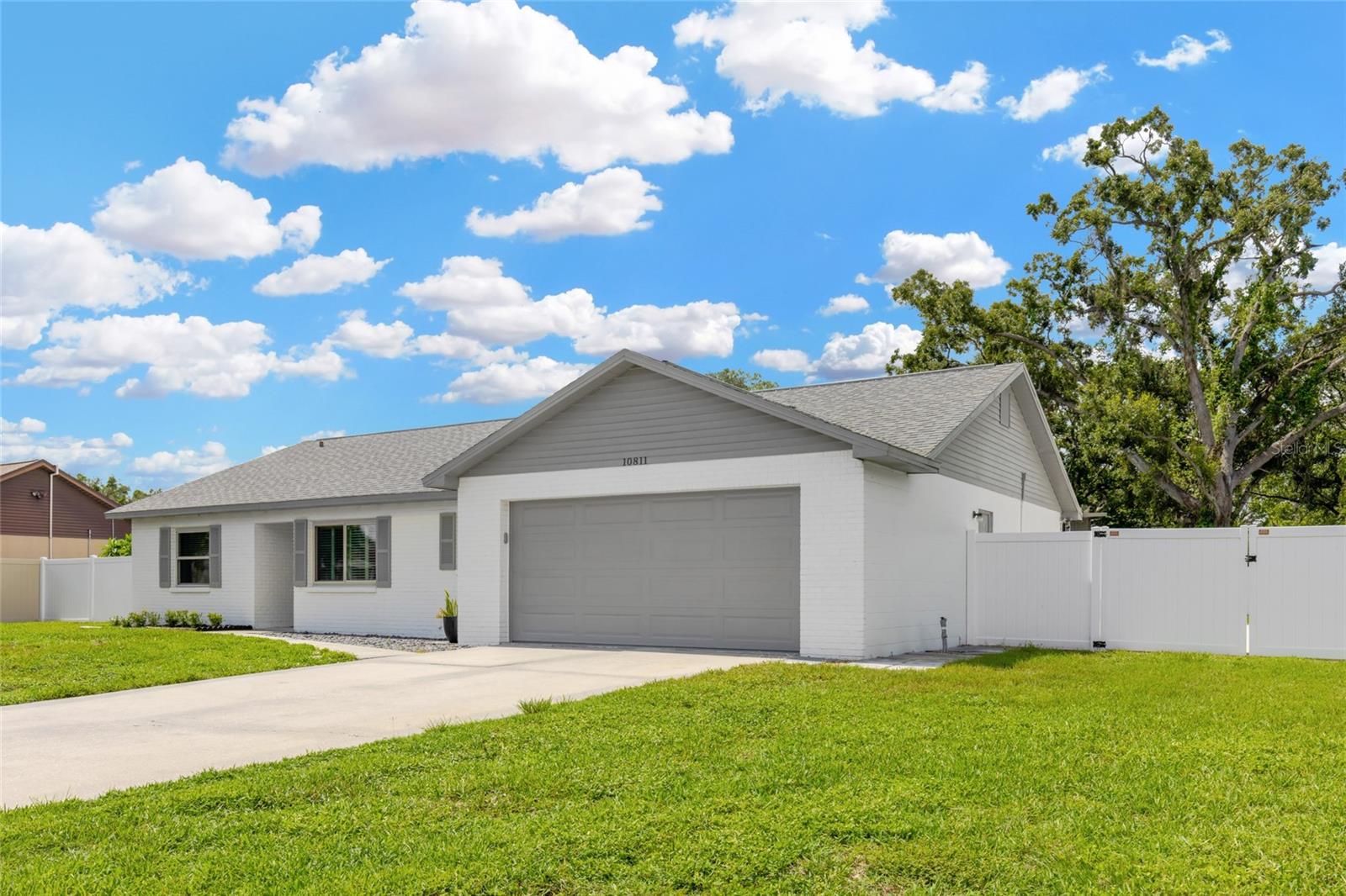 Image 25 of 27 For 10811 Providence Oaks Drive