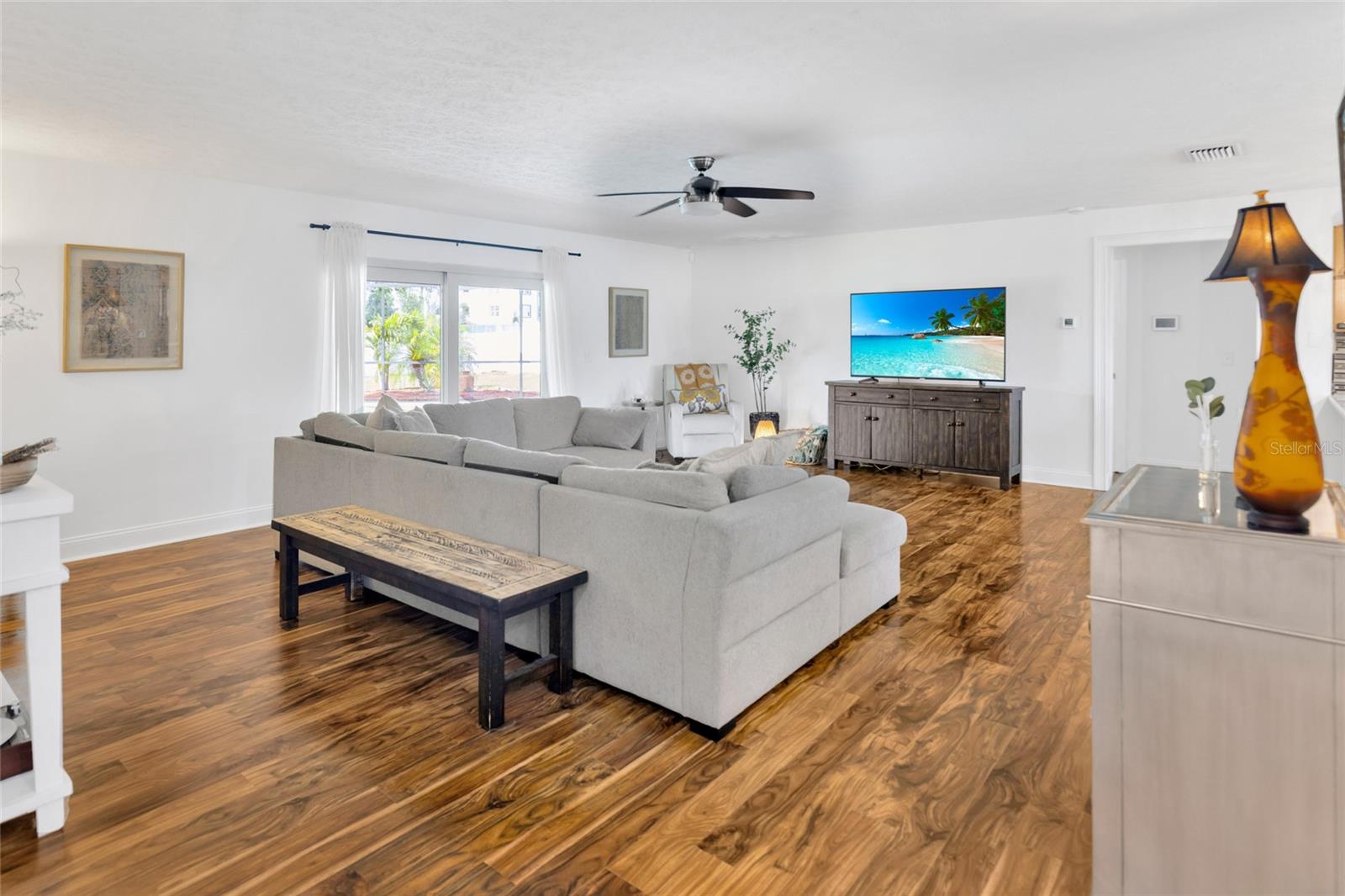 Image 5 of 27 For 10811 Providence Oaks Drive