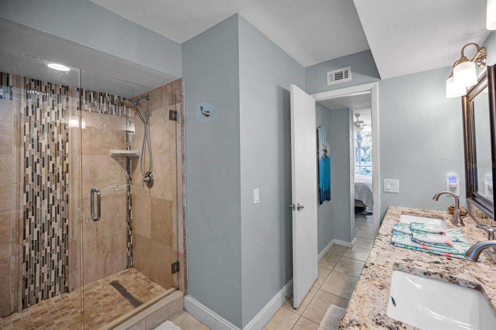 Image 18 of 31 For 5901 Bahia Del Mar Circle 223