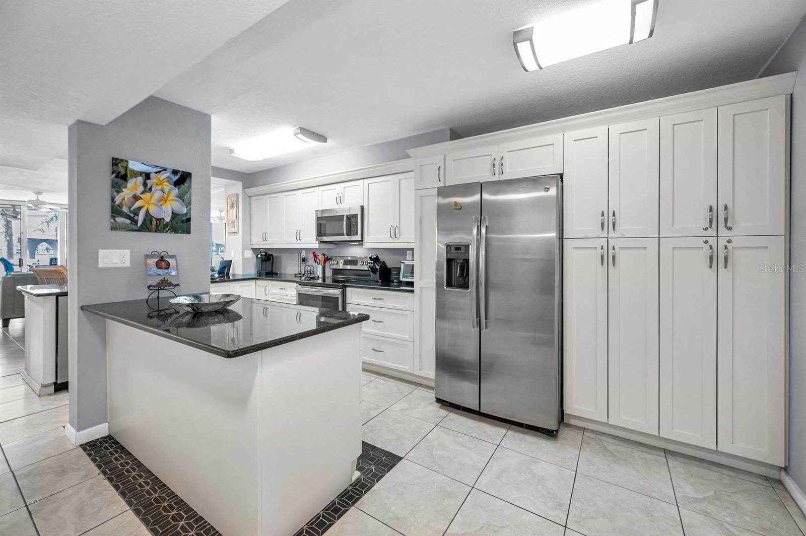 Image 7 of 31 For 5901 Bahia Del Mar Circle 223