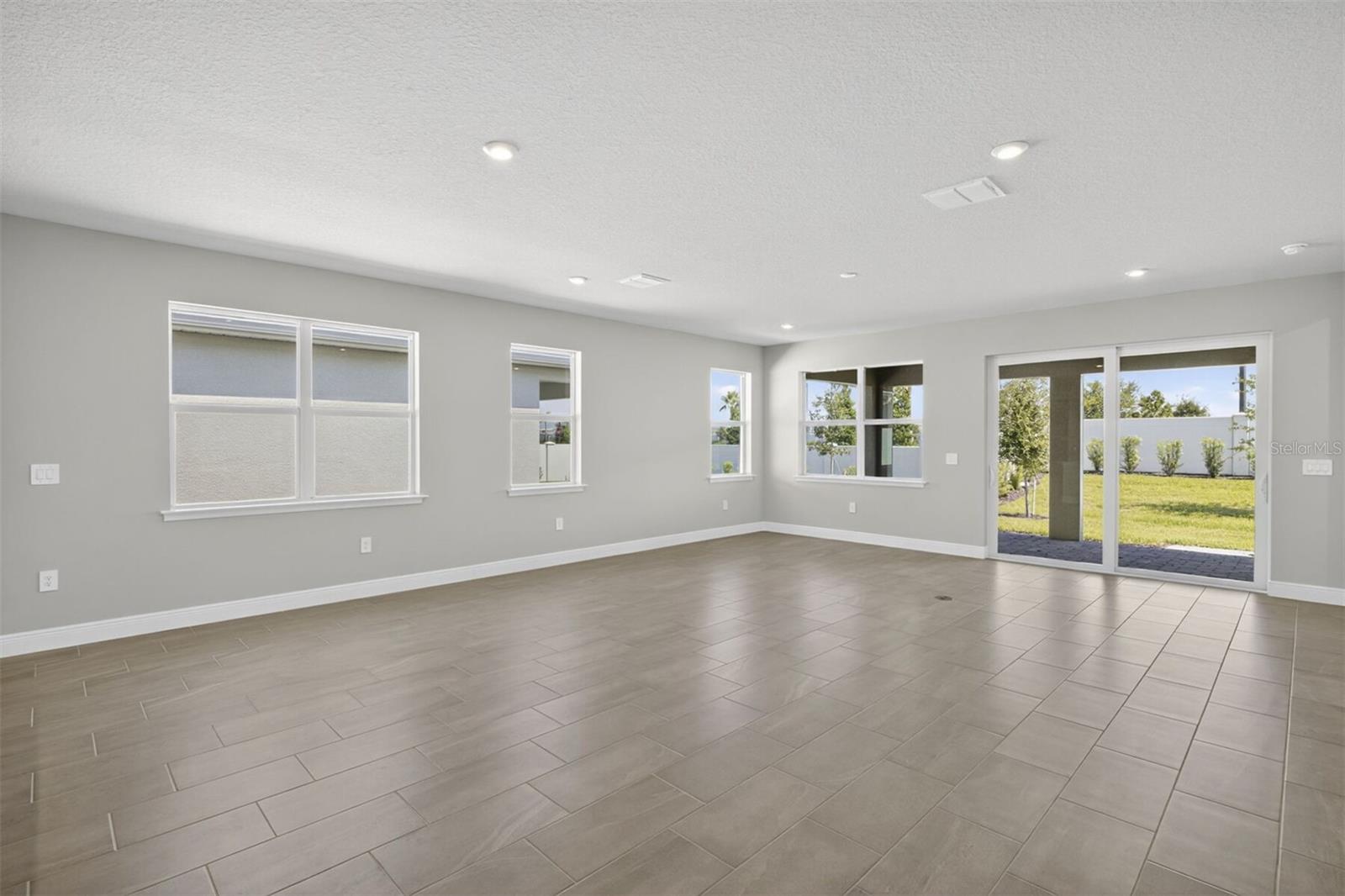 Image 8 of 39 For 11982 Starbright Path