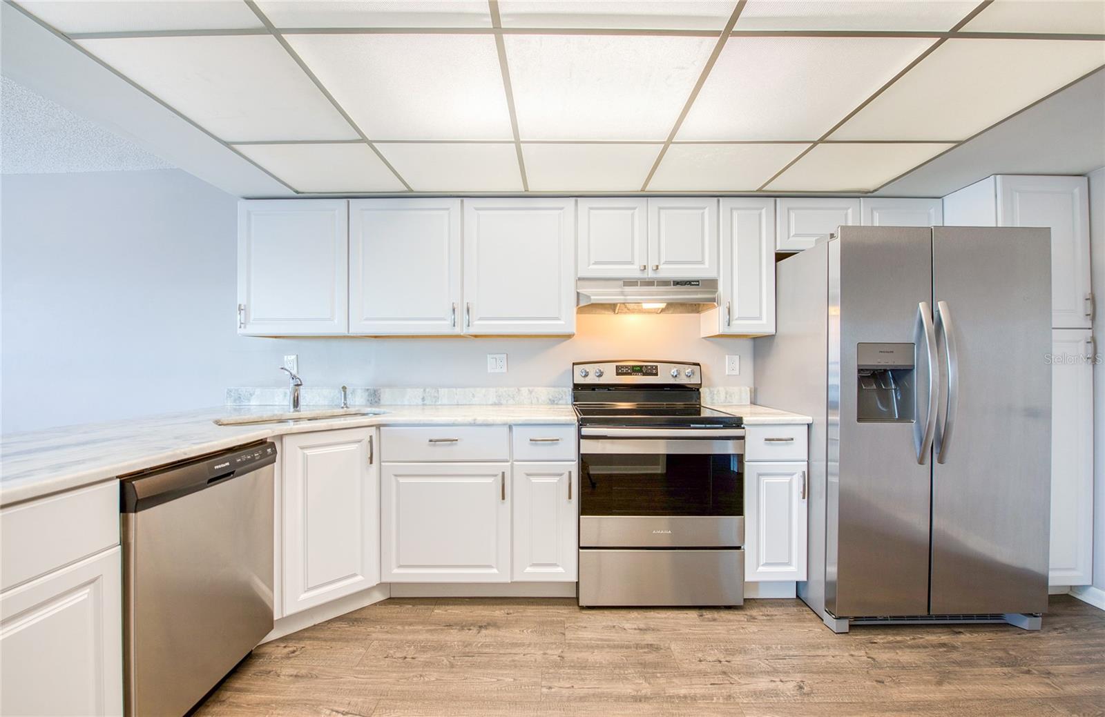 Image 13 of 32 For 225 Country Club Drive 1403