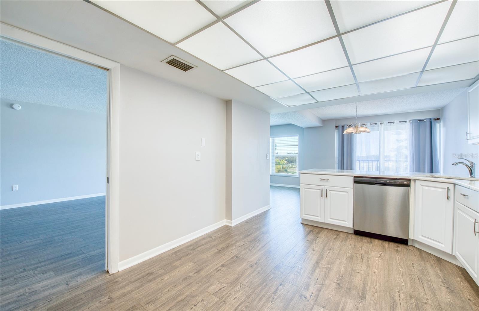 Image 15 of 32 For 225 Country Club Drive 1403