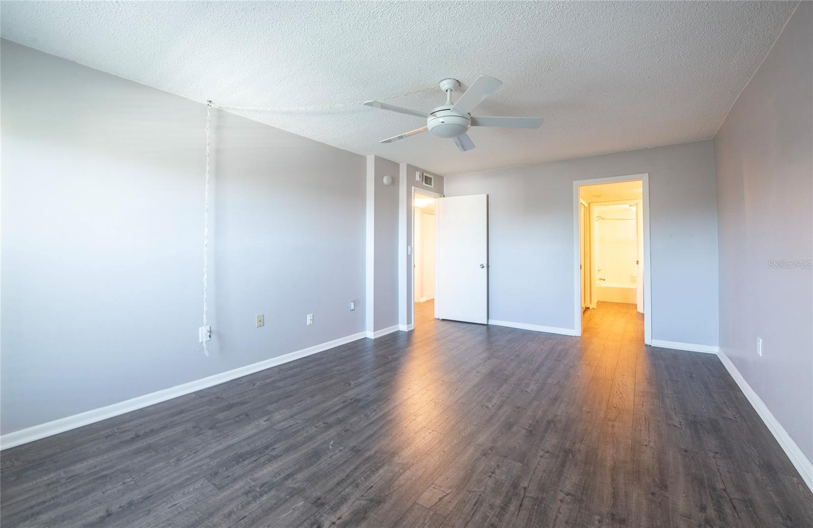 Image 18 of 32 For 225 Country Club Drive 1403