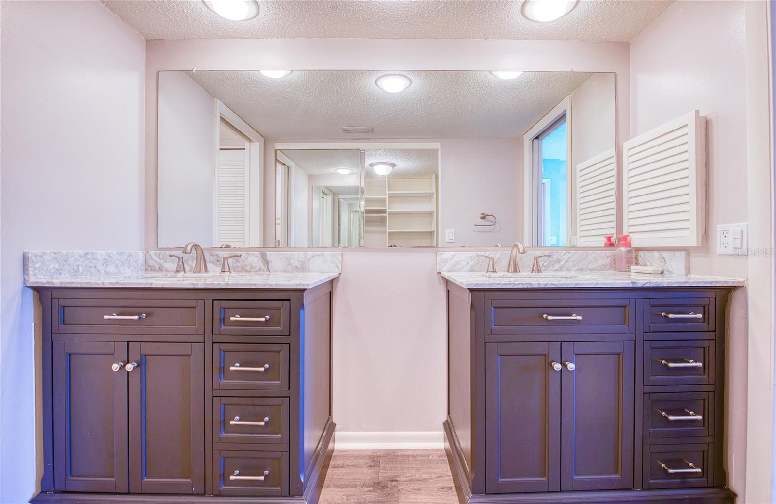 Image 21 of 32 For 225 Country Club Drive 1403