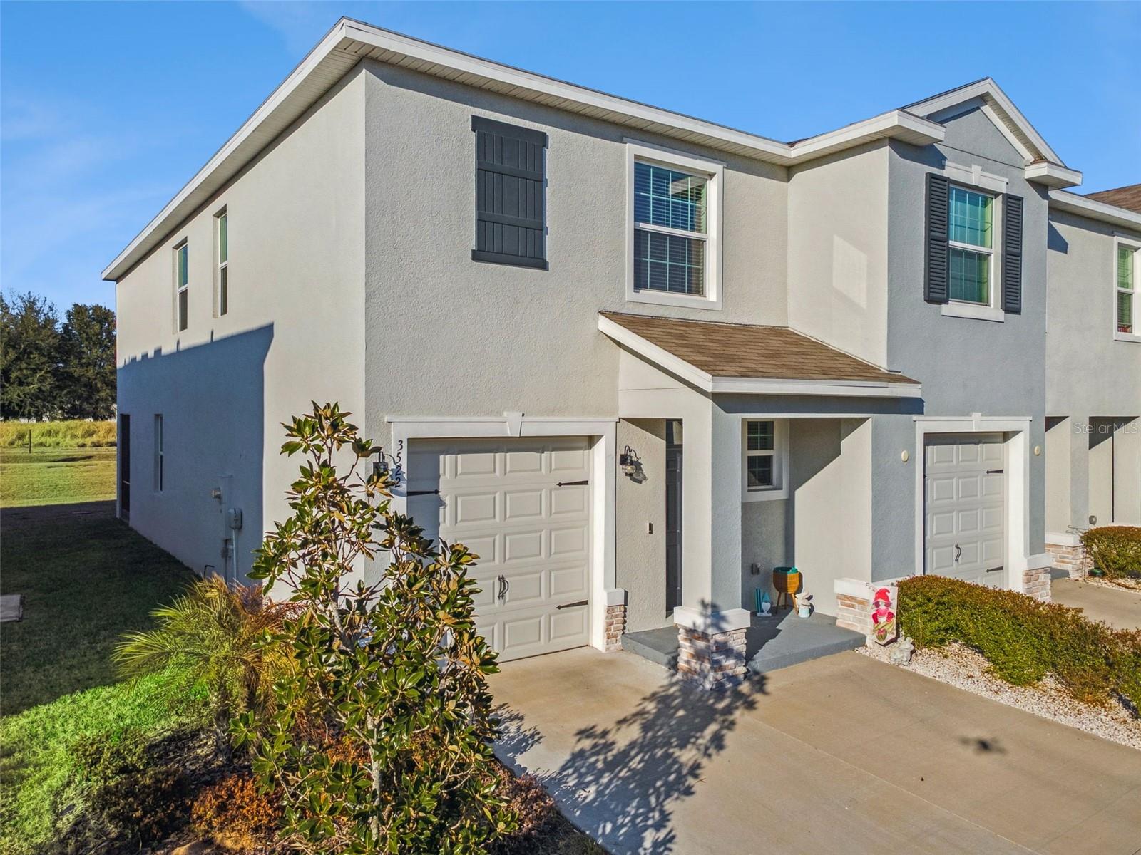 Listing photo id 2 for 3522 Marigold Patch Court