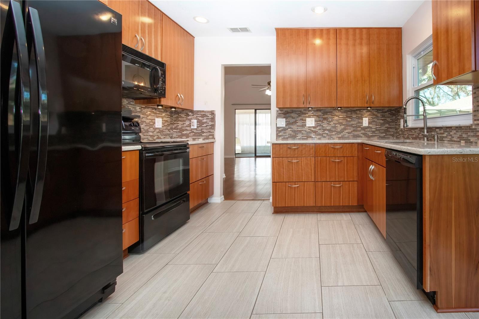 Image 19 of 55 For 1733 Atrium Drive