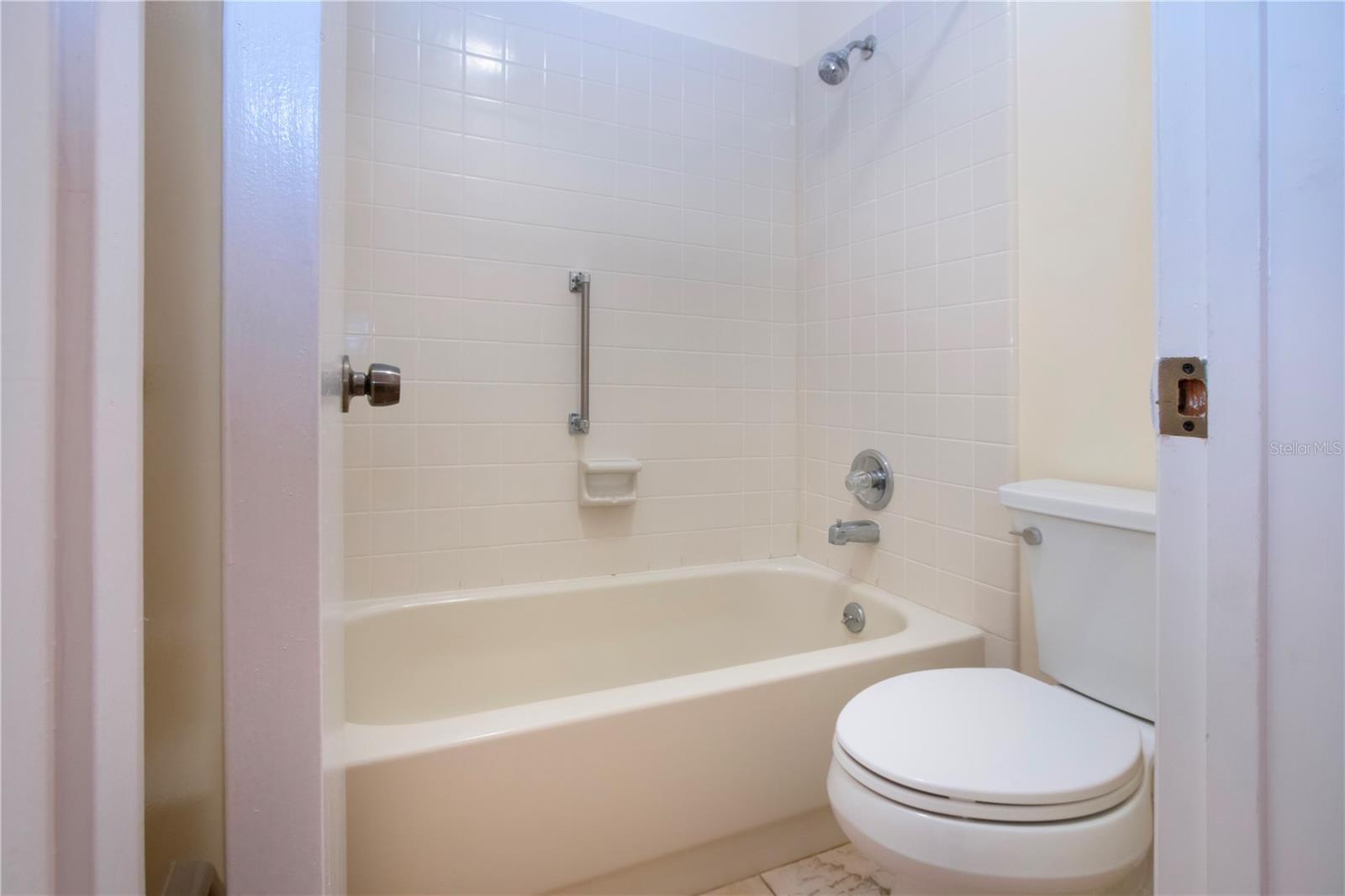 Image 27 of 55 For 1733 Atrium Drive