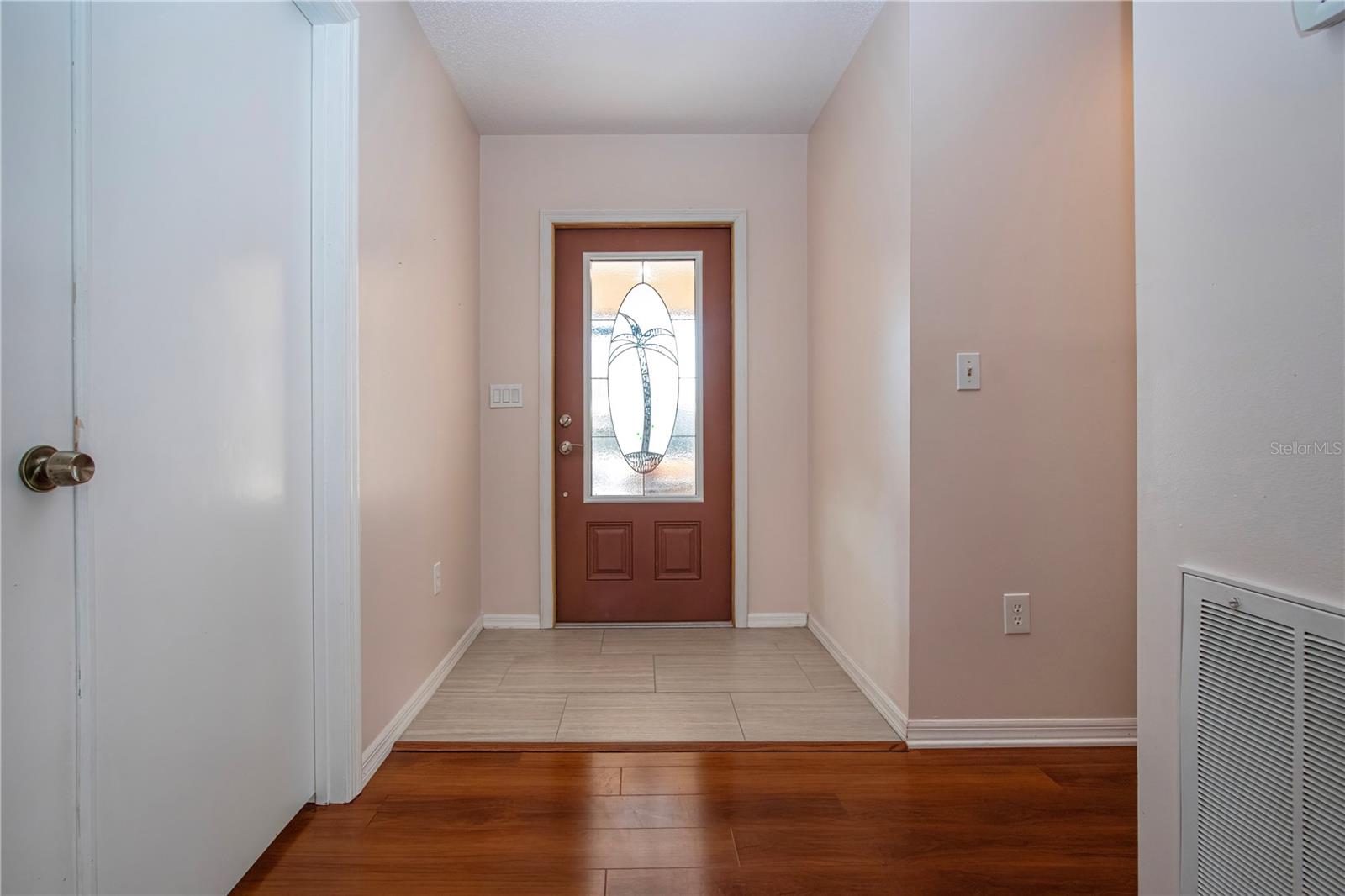 Image 5 of 55 For 1733 Atrium Drive