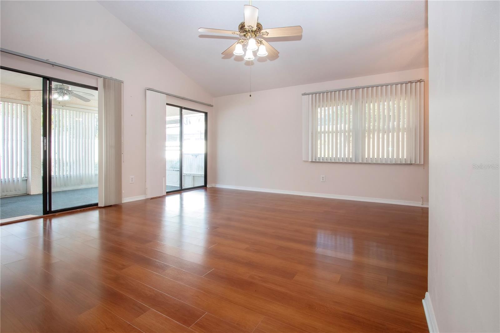 Image 6 of 55 For 1733 Atrium Drive