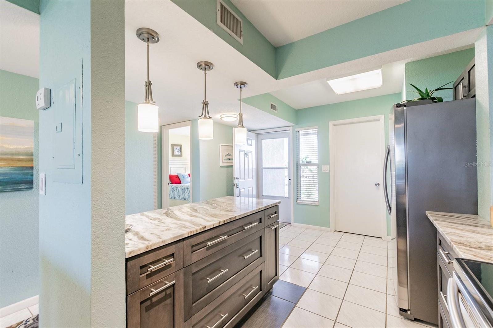 Image 13 of 26 For 5901 Bahia Del Mar Circle 422