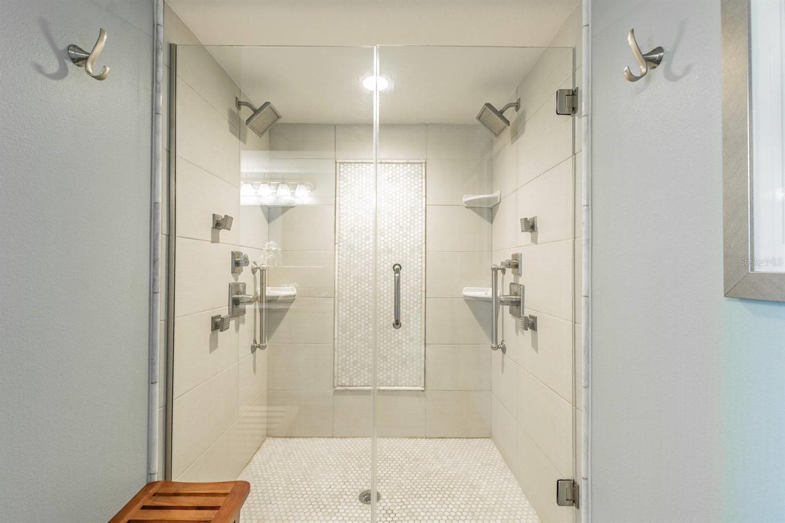 Image 14 of 26 For 5901 Bahia Del Mar Circle 422