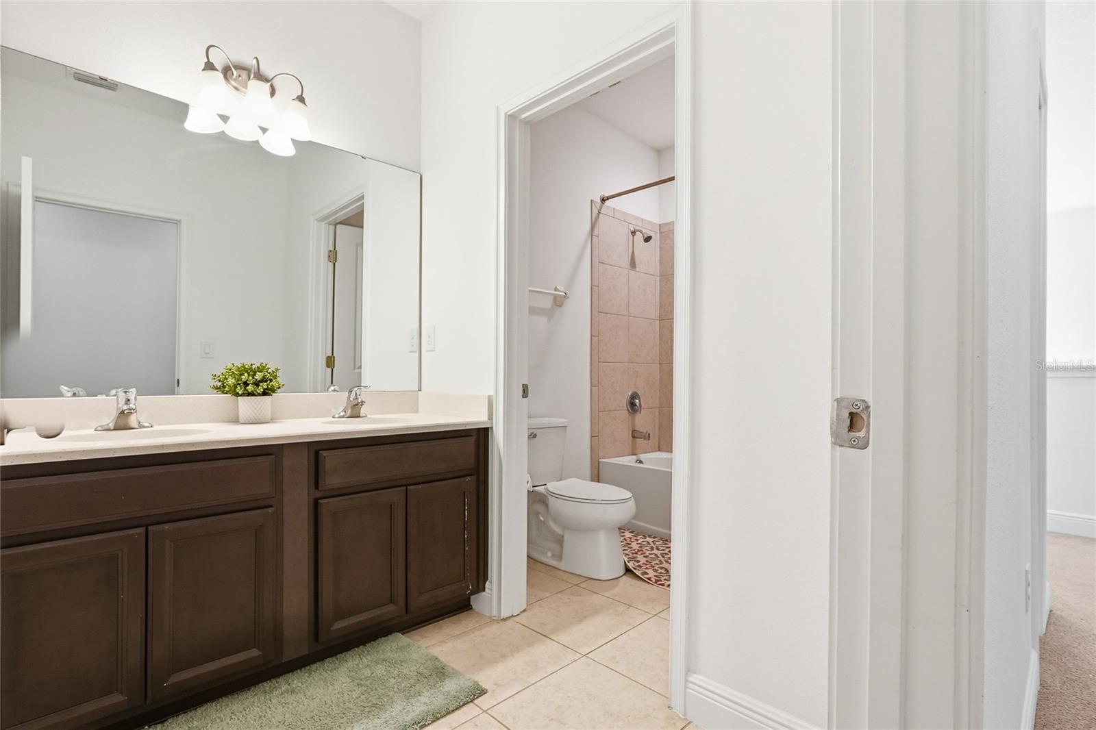 Image 32 of 40 For 109 Azul Drive