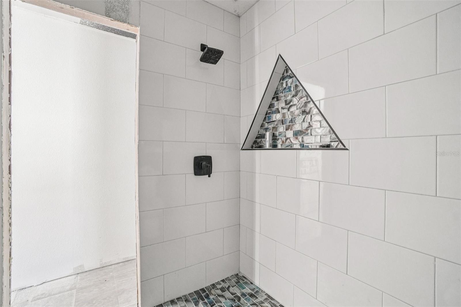 Listing photo id 19 for 7019 Willow Avenue