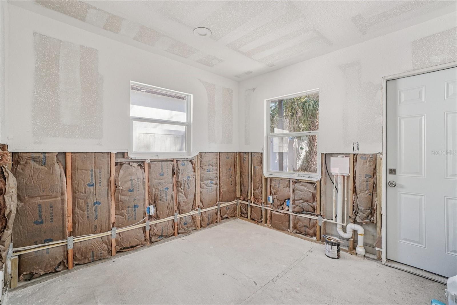 Listing photo id 21 for 7019 Willow Avenue