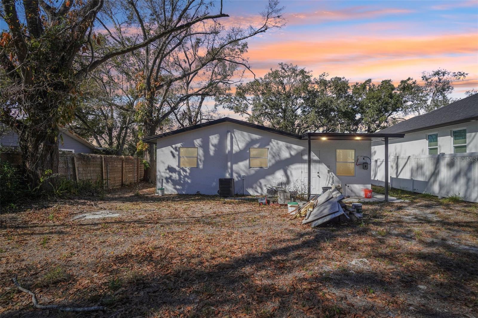 Listing photo id 29 for 7019 Willow Avenue