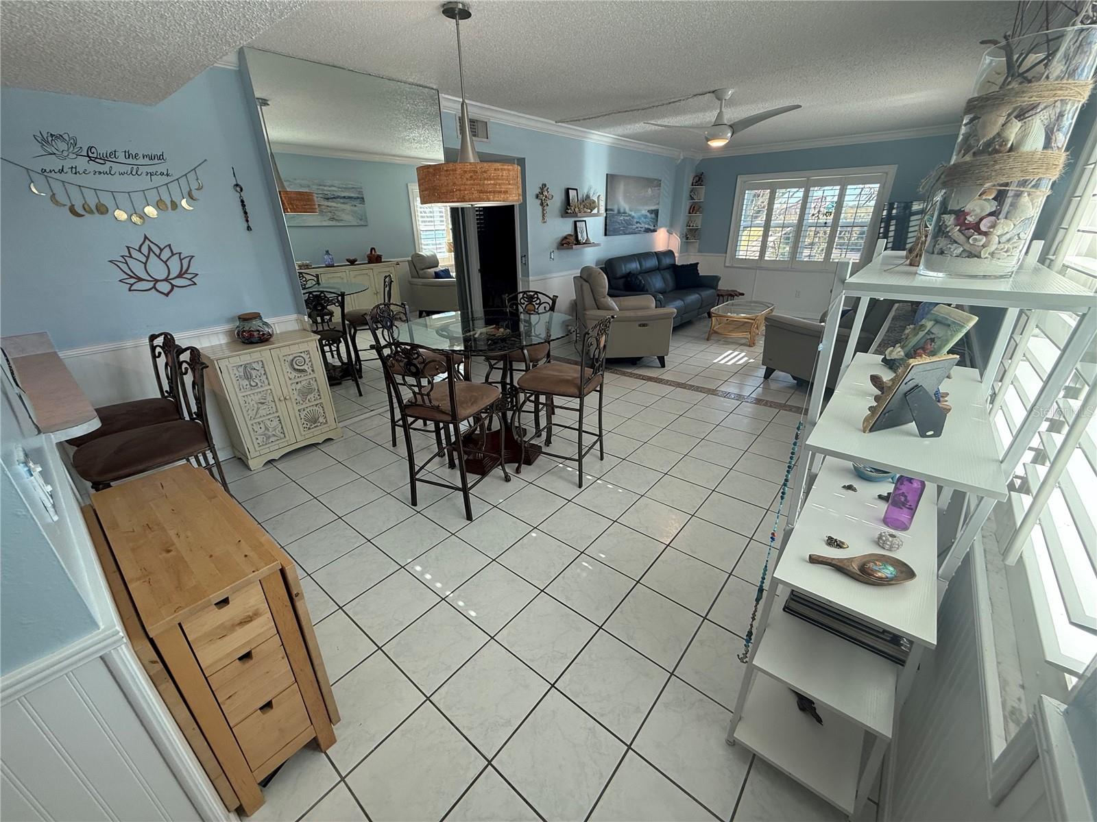 Listing photo id 8 for 18650 Gulf Blvd  316