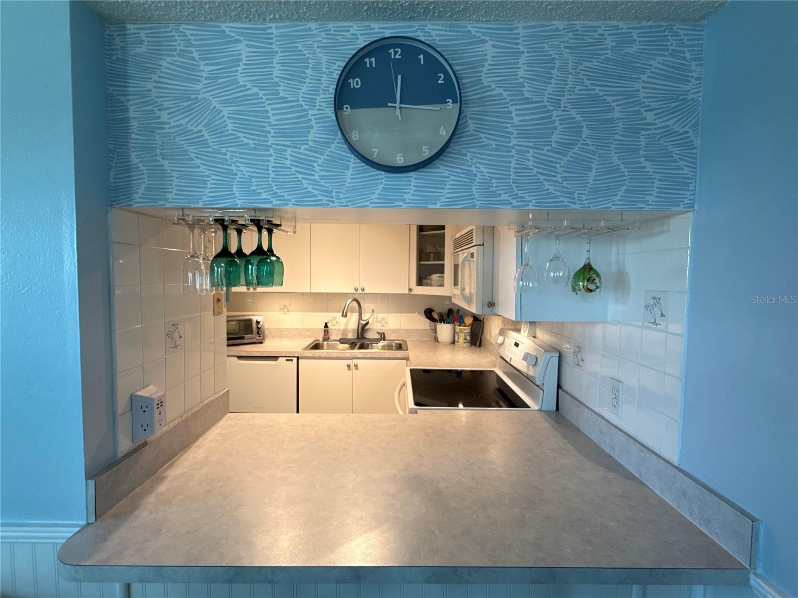 Listing photo id 9 for 18650 Gulf Blvd  316