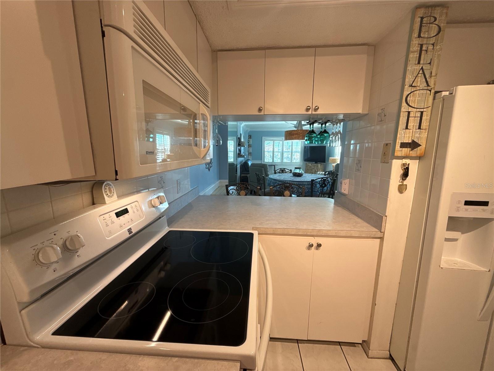 Listing photo id 10 for 18650 Gulf Blvd  316