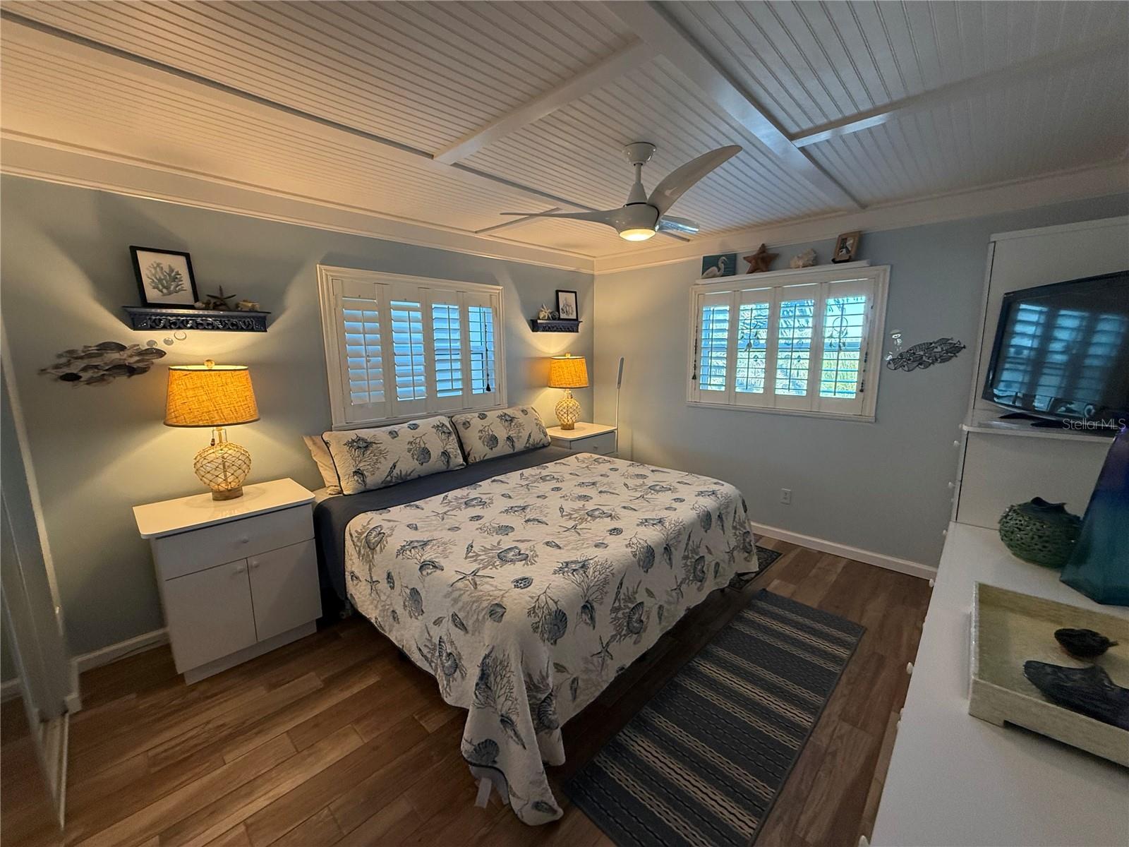 Listing photo id 12 for 18650 Gulf Blvd  316