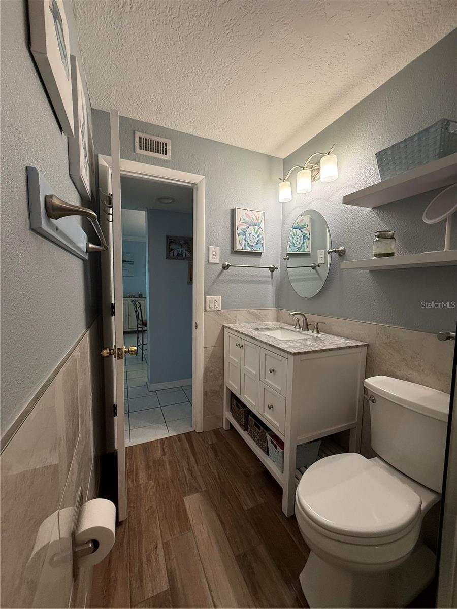 Listing photo id 16 for 18650 Gulf Blvd  316